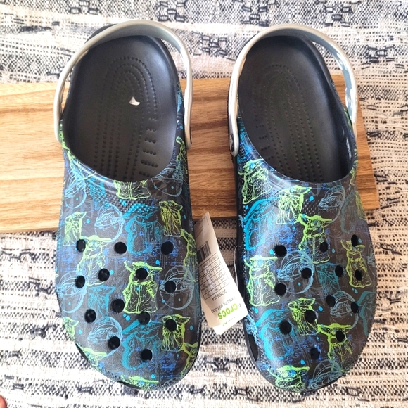 Crocs Mens size 13 RARE Mandalorian, NWT. - Picture 9 of 10